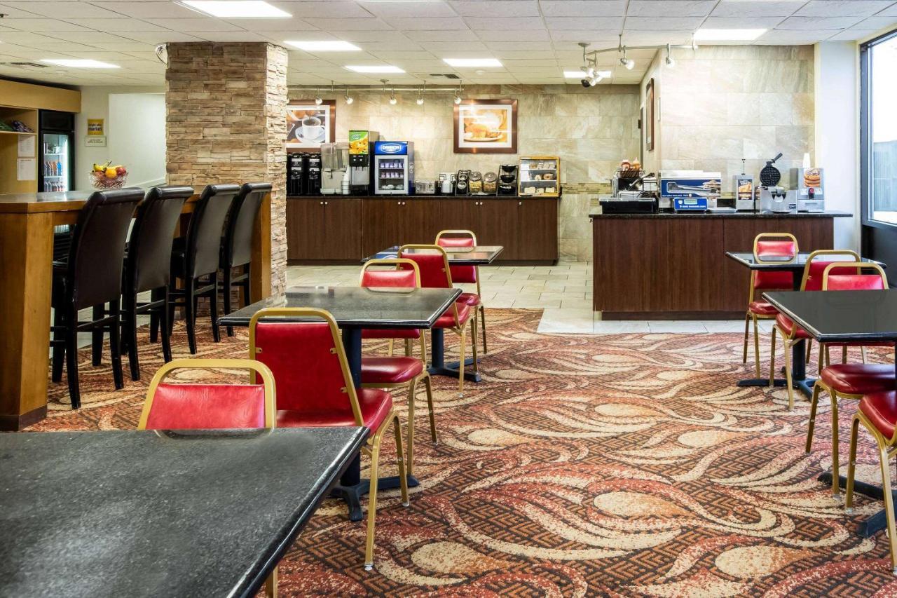 La Quinta Inn By Wyndham Davenport & Conference Center Ngoại thất bức ảnh